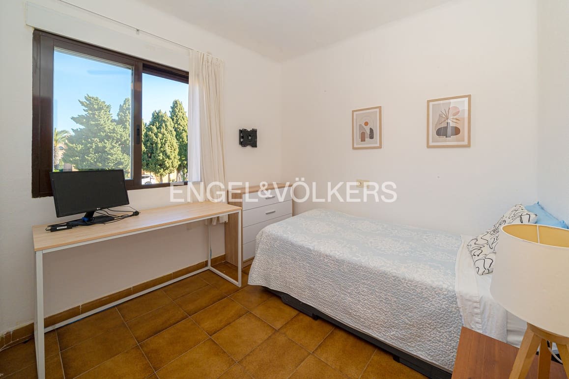 3 makuuhuone Omakotitalo myytävänä paikassa Benidorm mukana uima-altaan 
autotalli - 435 000 € (Ref: 9626356)