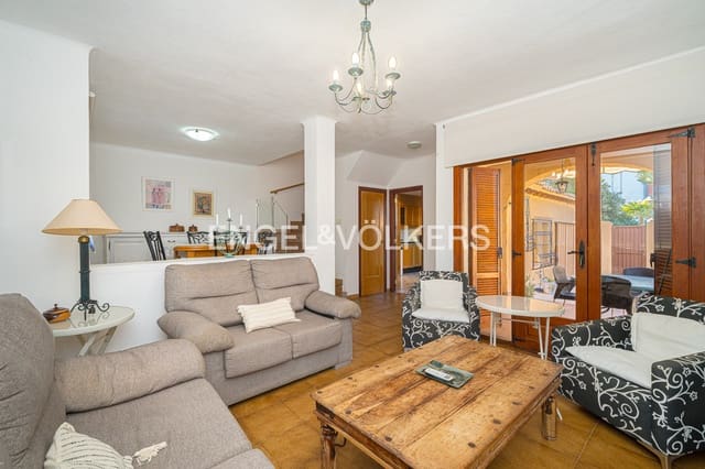 3 makuuhuone Omakotitalo myytävänä paikassa Benidorm mukana uima-altaan 
autotalli - 435 000 € (Ref: 9626356)