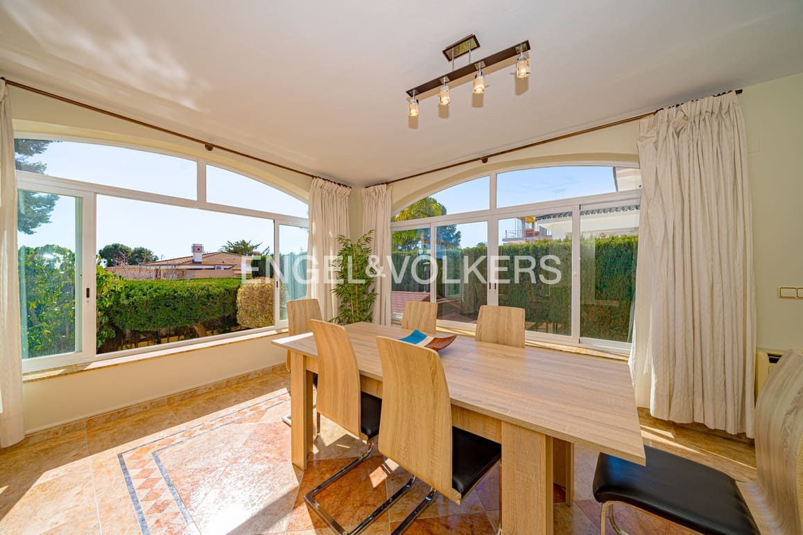 5 makuuhuone Huvila myytävänä paikassa Benidorm mukana uima-altaan 
autotalli - 995 000 € (Ref: 9628306)