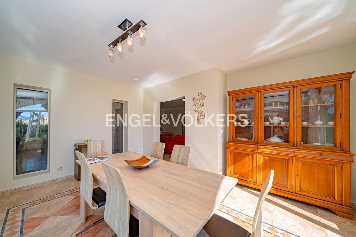 5 makuuhuone Huvila myytävänä paikassa Benidorm mukana uima-altaan 
autotalli - 995 000 € (Ref: 9628306)