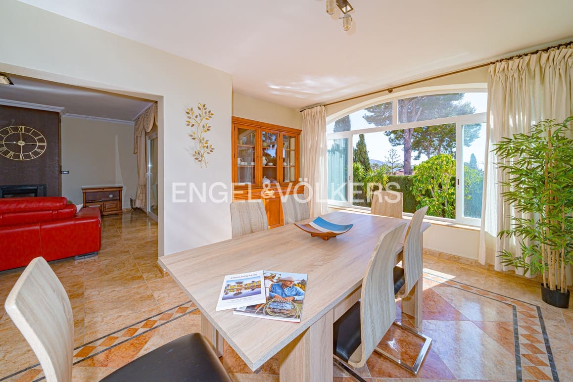 5 makuuhuone Huvila myytävänä paikassa Benidorm mukana uima-altaan 
autotalli - 995 000 € (Ref: 9628306)