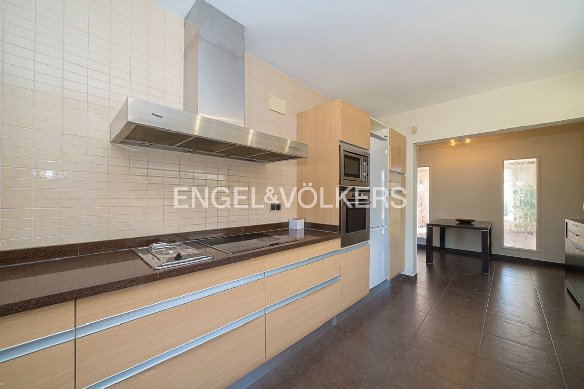 5 makuuhuone Huvila myytävänä paikassa Benidorm mukana uima-altaan 
autotalli - 995 000 € (Ref: 9628306)