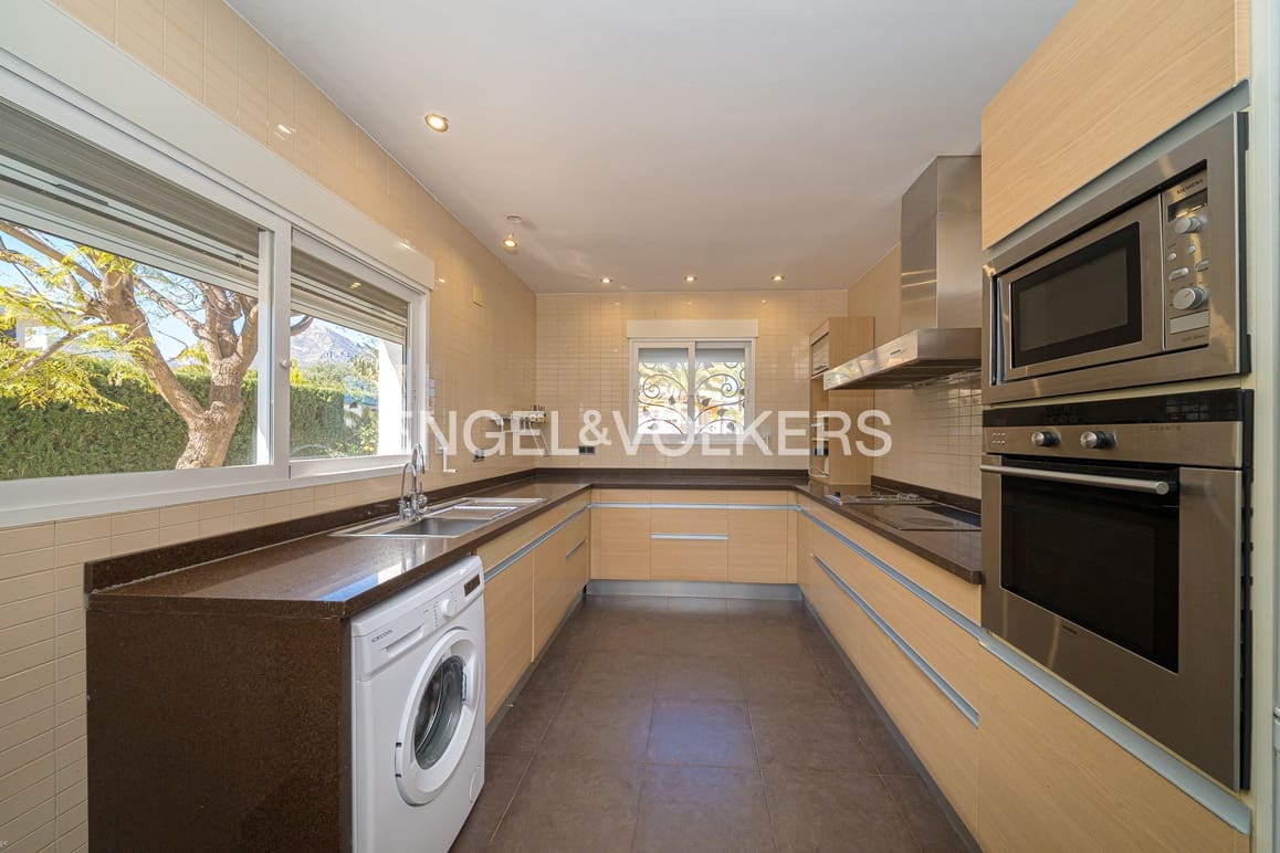 5 makuuhuone Huvila myytävänä paikassa Benidorm mukana uima-altaan 
autotalli - 995 000 € (Ref: 9628306)