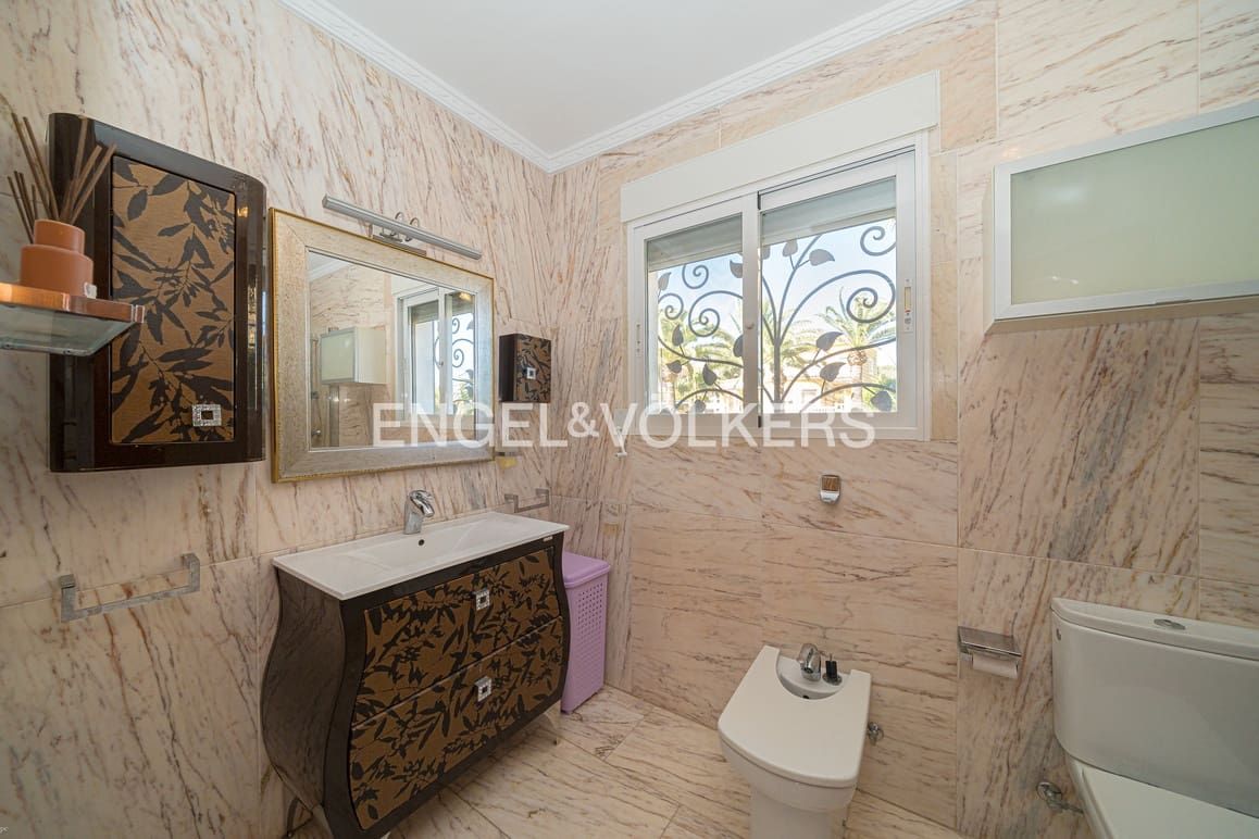 5 makuuhuone Huvila myytävänä paikassa Benidorm mukana uima-altaan 
autotalli - 995 000 € (Ref: 9628306)