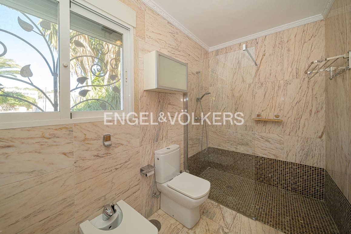 5 makuuhuone Huvila myytävänä paikassa Benidorm mukana uima-altaan 
autotalli - 995 000 € (Ref: 9628306)