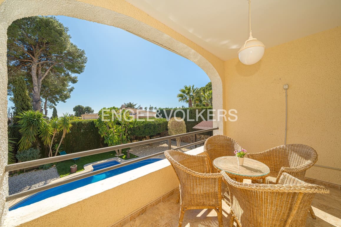 5 makuuhuone Huvila myytävänä paikassa Benidorm mukana uima-altaan 
autotalli - 995 000 € (Ref: 9628306)