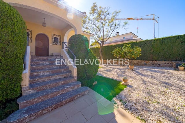 5 makuuhuone Huvila myytävänä paikassa Benidorm mukana uima-altaan 
autotalli - 995 000 € (Ref: 9628306)