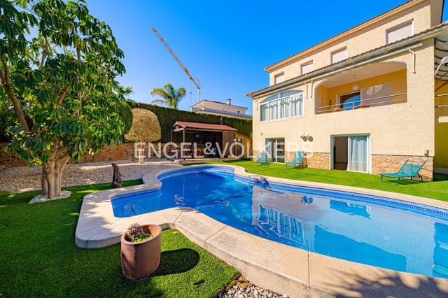 5 chambre Villa/Maison à vendre à Juzgados - Plaza de Toros, Benidorm avec piscine garage - 895 000 € (Ref: 9628306)