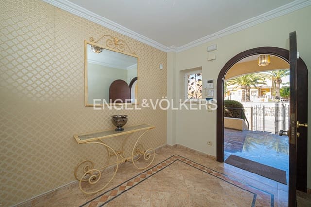 5 chambre Villa/Maison à vendre à Juzgados - Plaza de Toros, Benidorm avec piscine garage - 895 000 € (Ref: 9628306)