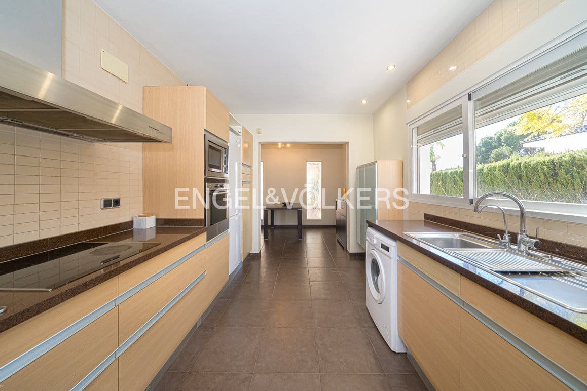 5 bedroom Villa for sale in Benidorm with pool garage - € 895,000 (Ref: 9628306)