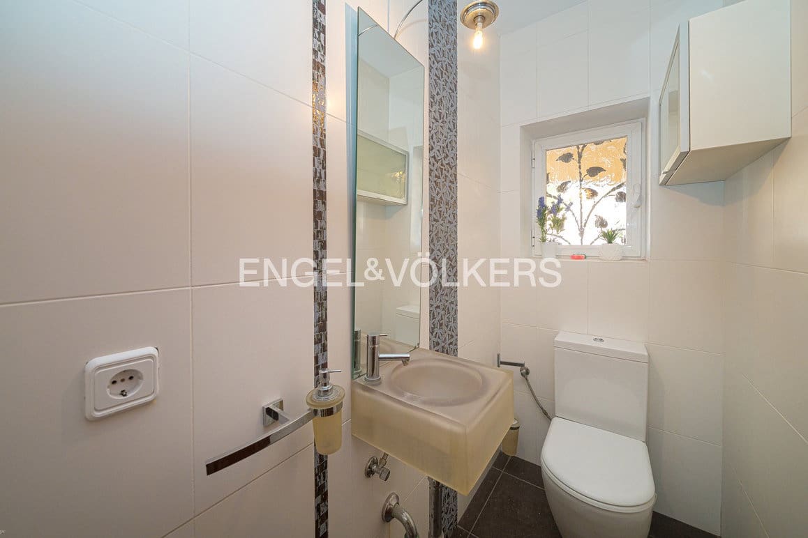 5 bedroom Villa for sale in Benidorm with pool garage - € 895,000 (Ref: 9628306)