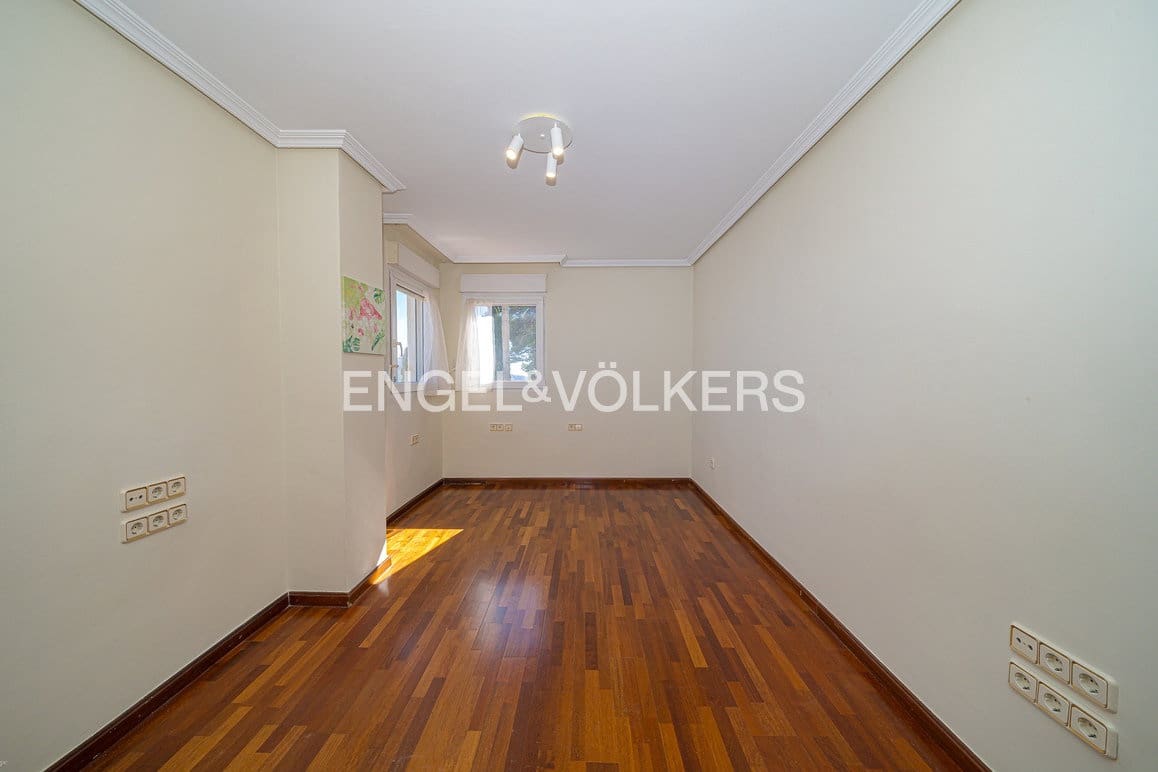 5 bedroom Villa for sale in Benidorm with pool garage - € 895,000 (Ref: 9628306)