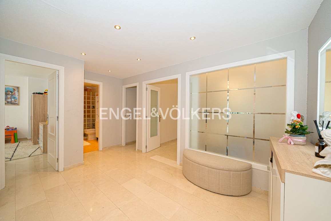 3 soveværelse Lejlighed til salg i Benidorm med swimmingpool - € 365.000 (Ref: 9631836)