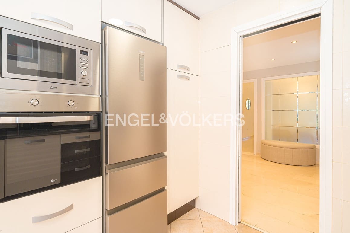 3 soveværelse Lejlighed til salg i Benidorm med swimmingpool - € 365.000 (Ref: 9631836)