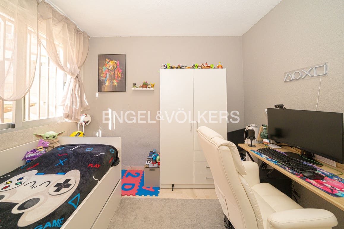 3 soveværelse Lejlighed til salg i Benidorm med swimmingpool - € 365.000 (Ref: 9631836)