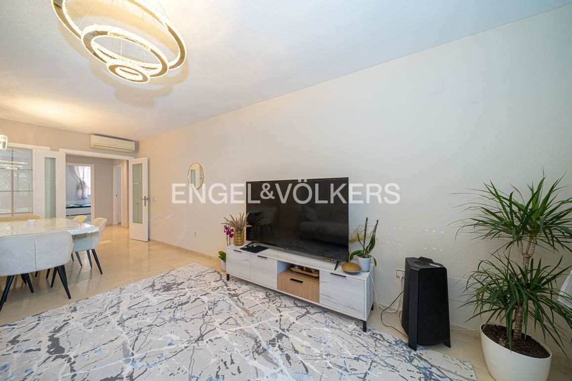 3 soveværelse Lejlighed til salg i Benidorm med swimmingpool - € 365.000 (Ref: 9631836)