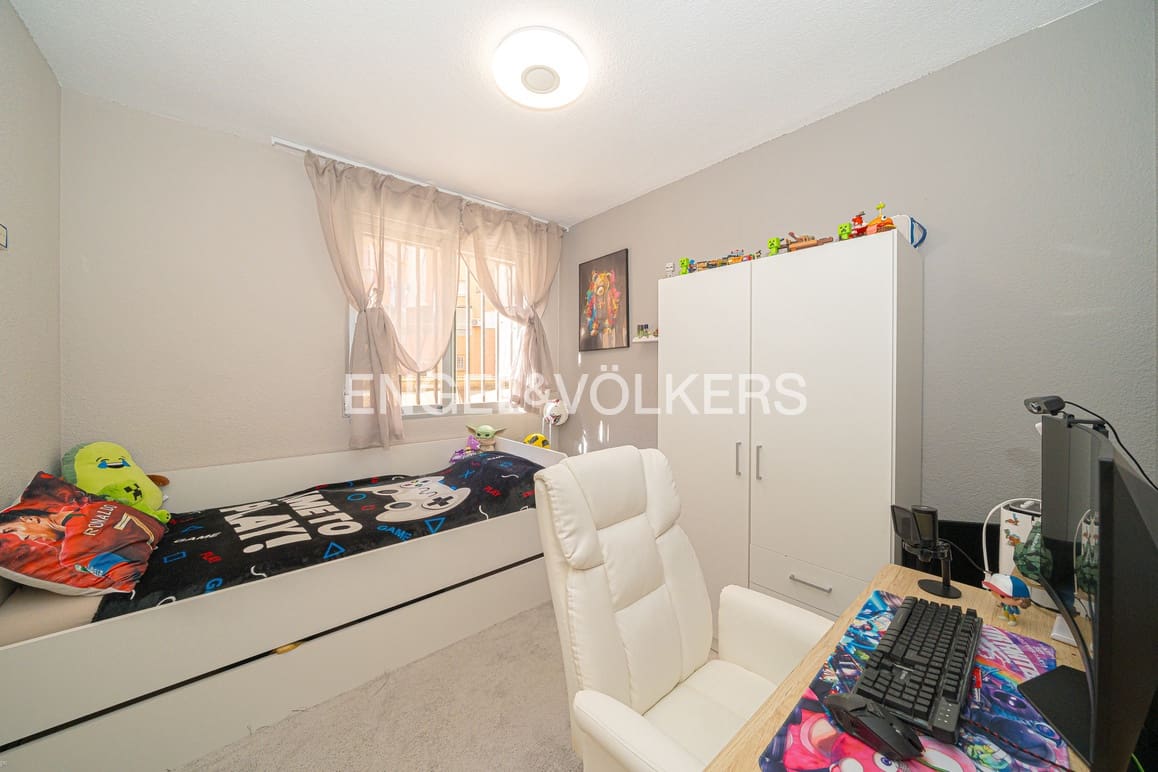 3 soveværelse Lejlighed til salg i Benidorm med swimmingpool - € 365.000 (Ref: 9631836)