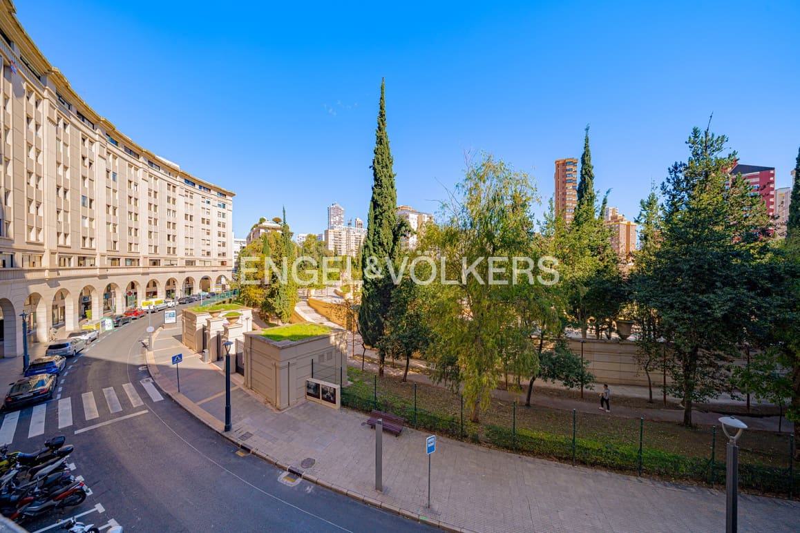 3 soveværelse Lejlighed til salg i Benidorm med swimmingpool - € 365.000 (Ref: 9631836)