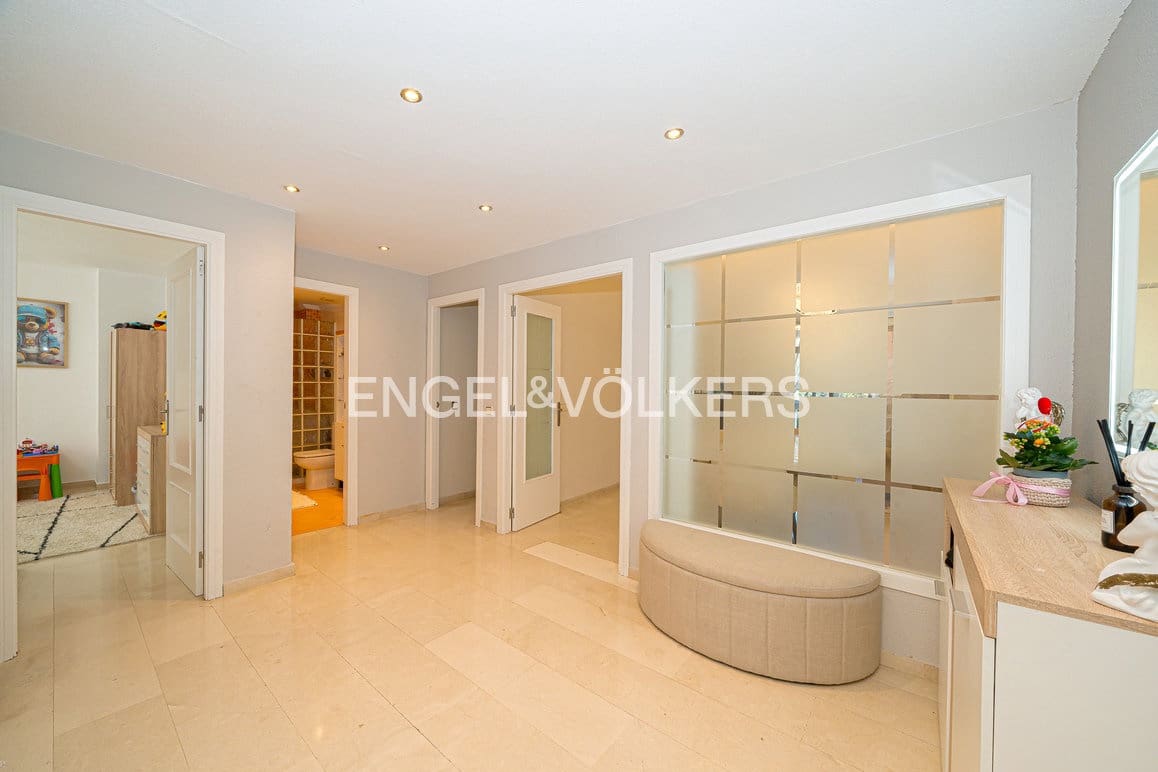 3 Zimmer Apartment zu verkaufen in Benidorm mit Pool - 365.000 € (Ref: 9631836)