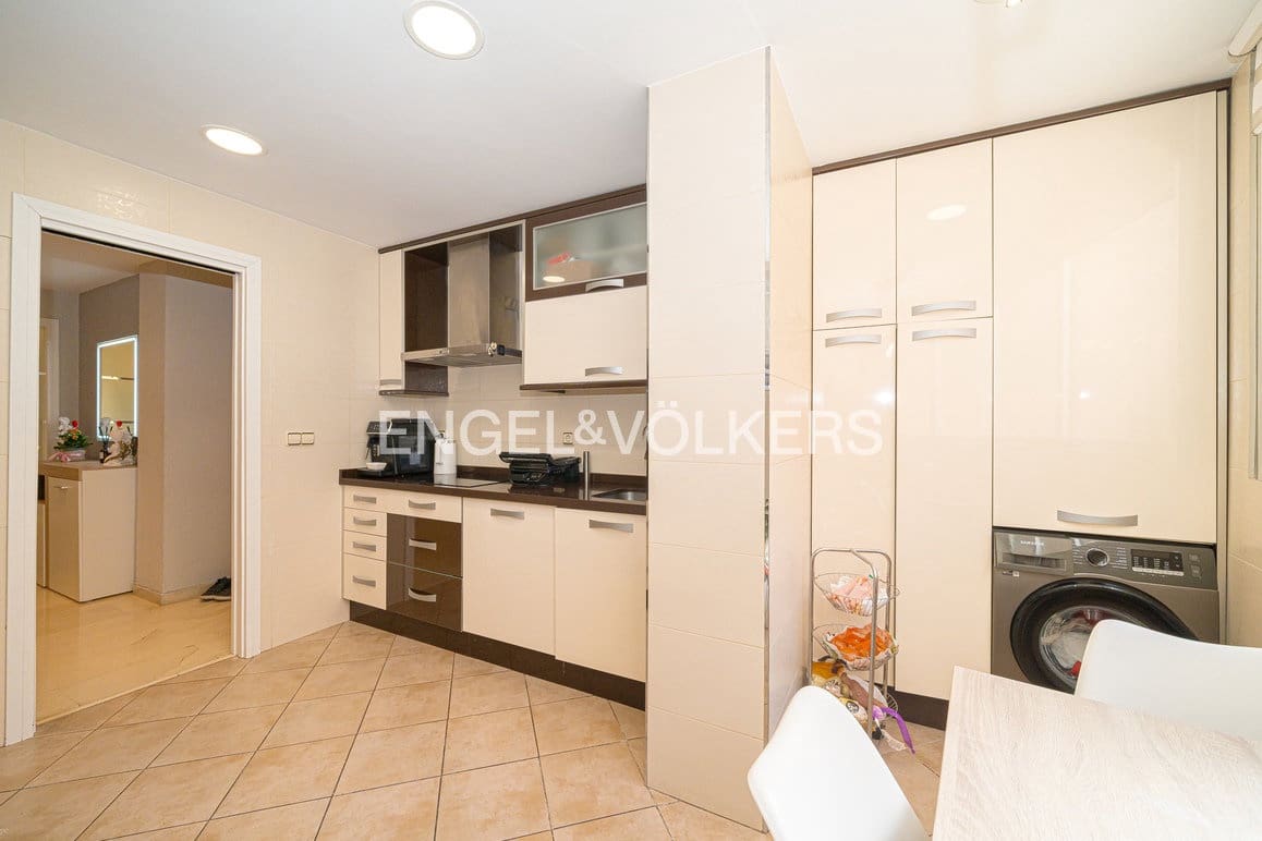 3 Zimmer Apartment zu verkaufen in Benidorm mit Pool - 365.000 € (Ref: 9631836)