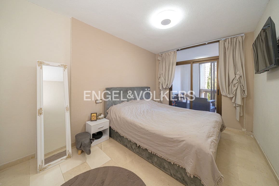 3 Zimmer Apartment zu verkaufen in Benidorm mit Pool - 365.000 € (Ref: 9631836)
