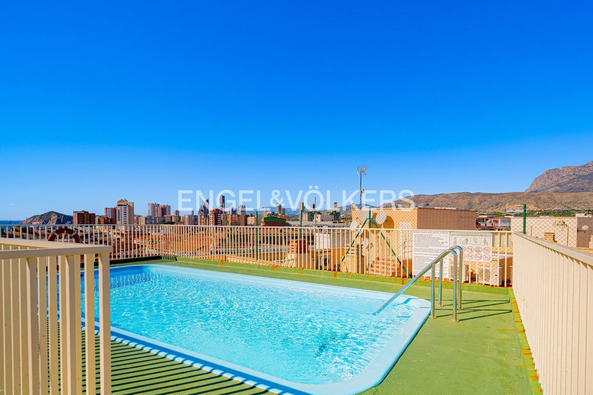 3 Zimmer Apartment zu verkaufen in Benidorm mit Pool - 365.000 € (Ref: 9631836)
