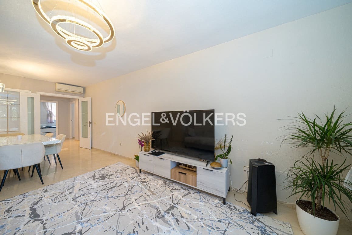 3 Zimmer Apartment zu verkaufen in Benidorm mit Pool - 365.000 € (Ref: 9631836)
