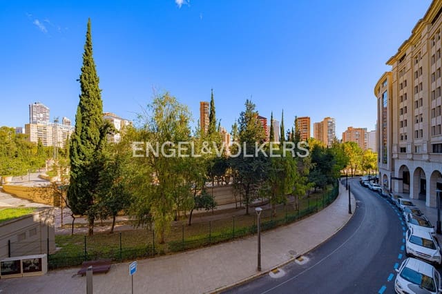 Apartamento de 3 habitaciones en Juzgados - Plaza de Toros, Benidorm en venta con piscina - 365.000 € (Ref: 9631836)