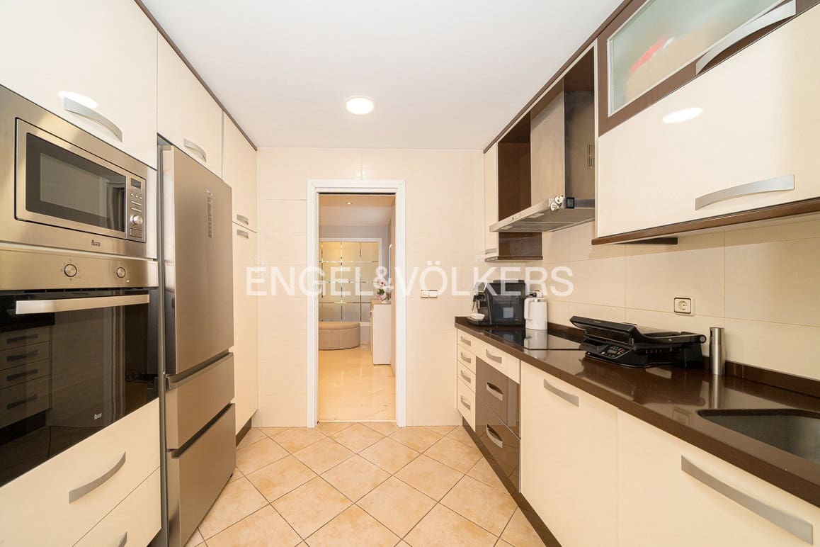 3 Zimmer Apartment zu verkaufen in Benidorm mit Pool - 365.000 € (Ref: 9631836)