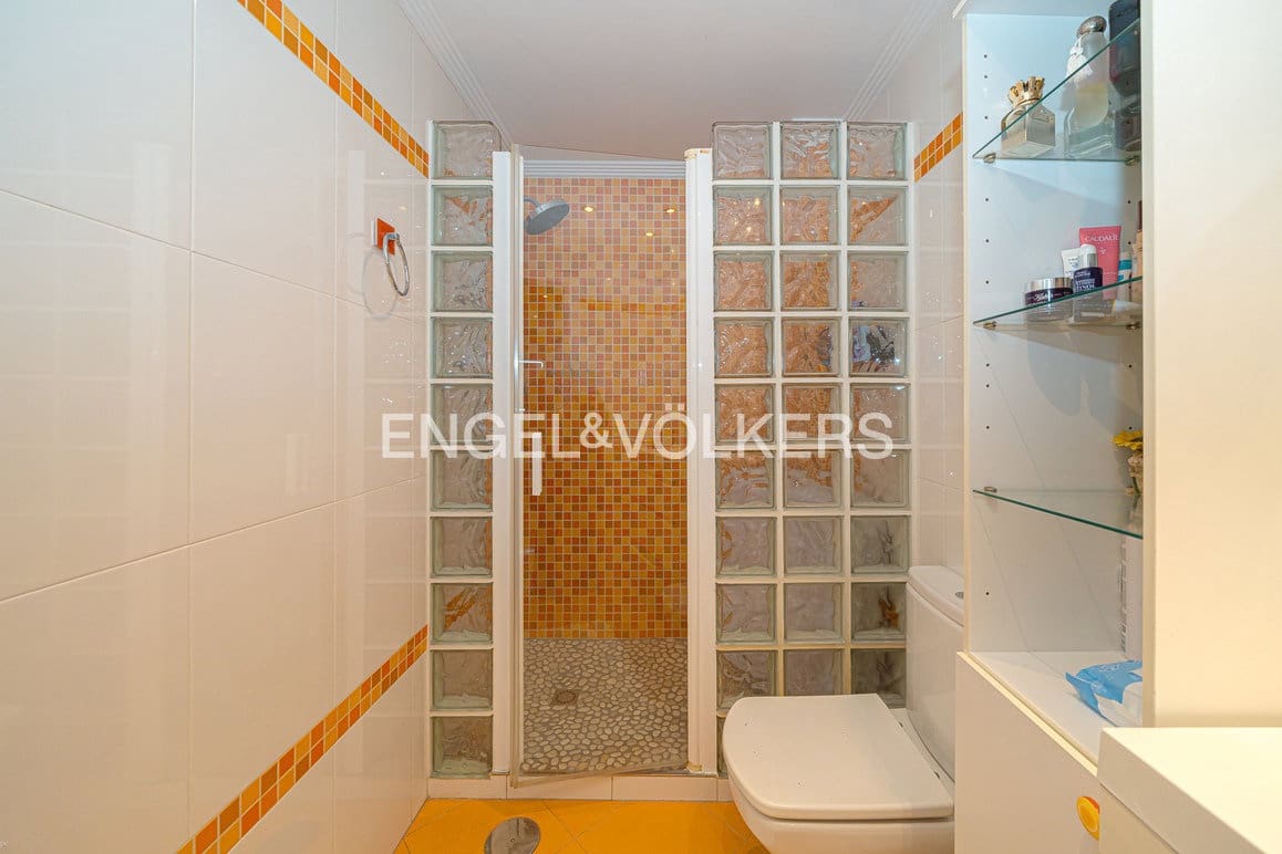 3 Zimmer Apartment zu verkaufen in Benidorm mit Pool - 365.000 € (Ref: 9631836)