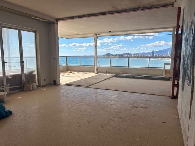 Penthouse te koop in Benidorm met zwembad - € 890.000 (Ref: 9641067)