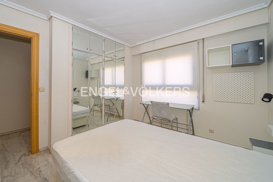 Appartement de 4 chambres à louer à Benidorm avec piscine garage - 1 500 € (Ref: 9645601)