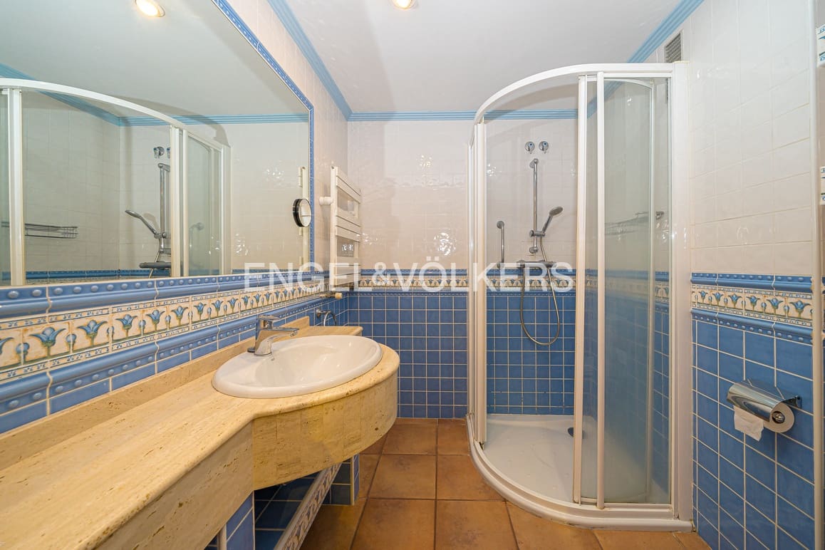 Appartement de 4 chambres à louer à Benidorm avec piscine garage - 1 500 € (Ref: 9645601)