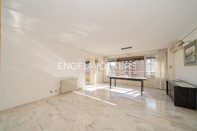 Appartement de 4 chambres à louer à Benidorm avec piscine garage - 1 500 € (Ref: 9645601)