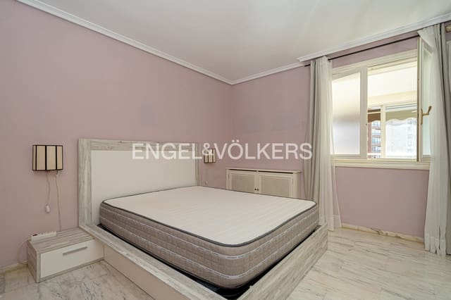 Appartement de 4 chambres à louer à Benidorm avec piscine garage - 1 500 € (Ref: 9645601)