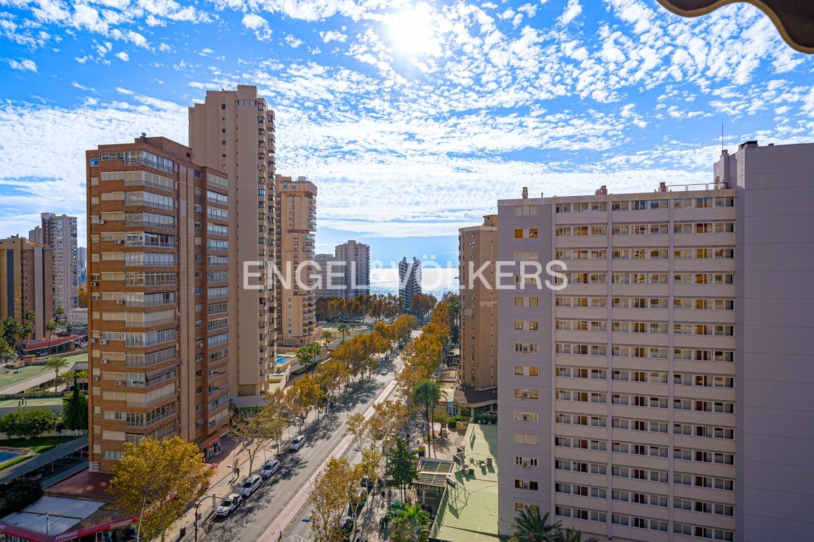 Appartement de 4 chambres à louer à Benidorm avec piscine garage - 1 500 € (Ref: 9645601)