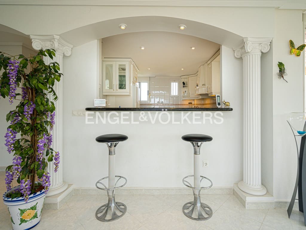 Ático de 2 habitaciones en Cala de Finestrat en venta con piscina garaje - 390.000 € (Ref: 9656789)