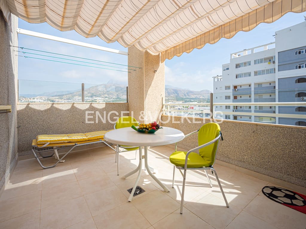 Ático de 2 habitaciones en Cala de Finestrat en venta con piscina garaje - 390.000 € (Ref: 9656789)