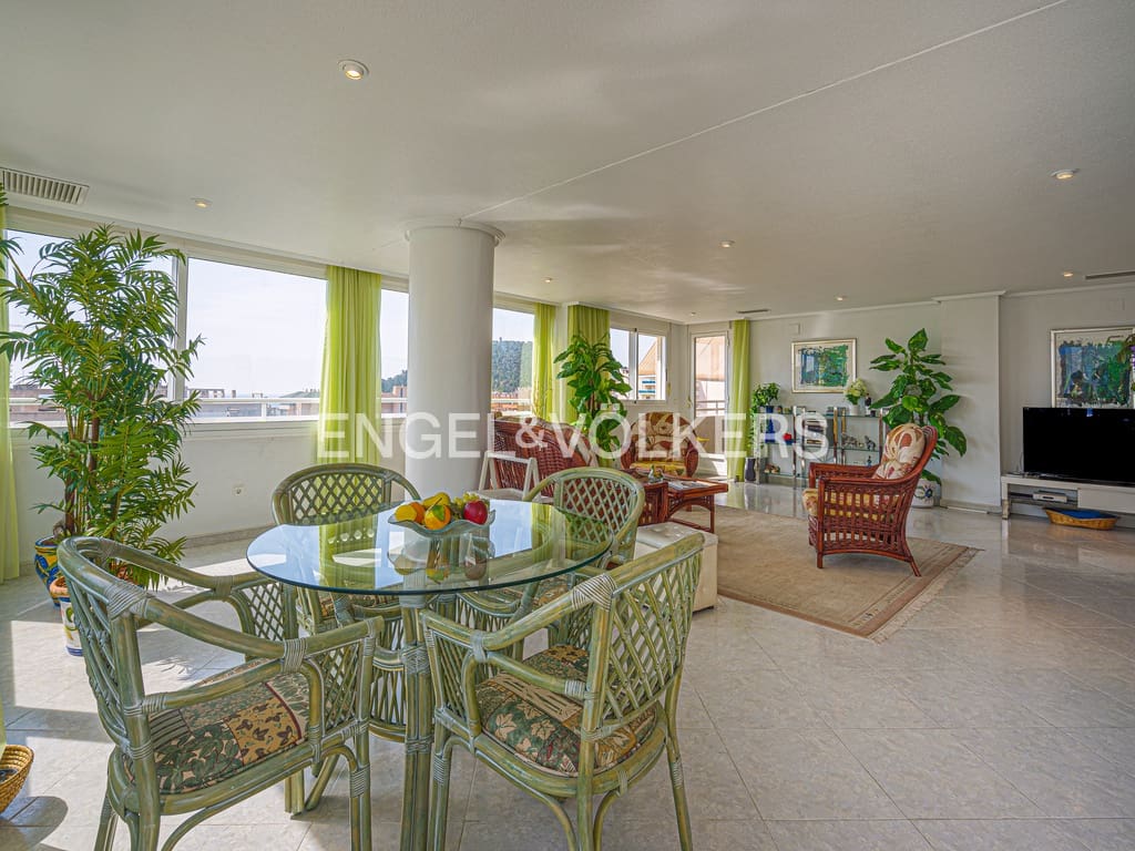 Ático de 2 habitaciones en Cala de Finestrat en venta con piscina garaje - 390.000 € (Ref: 9656789)