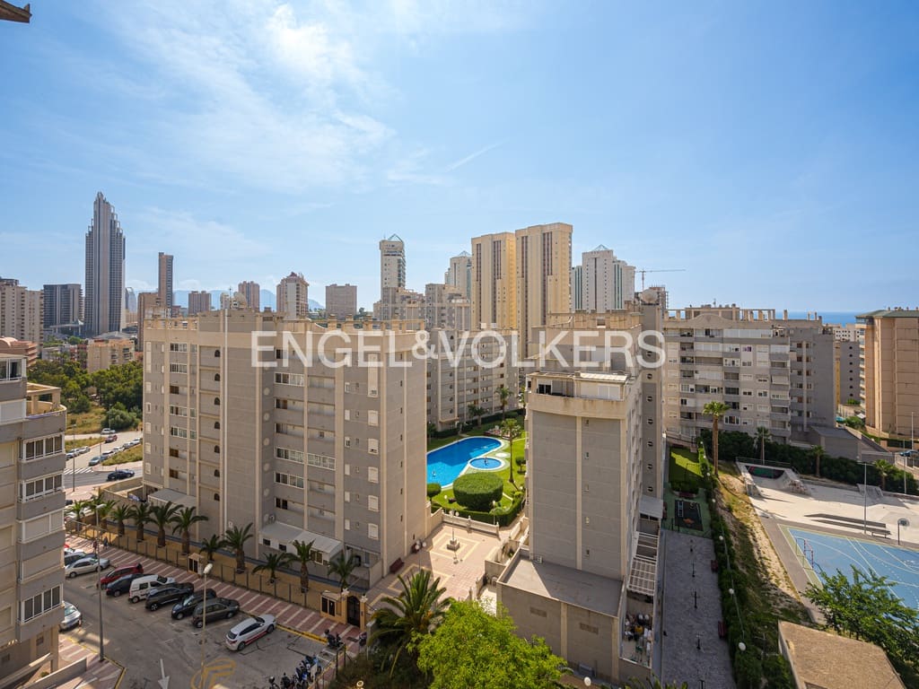 Ático de 2 habitaciones en Cala de Finestrat en venta con piscina garaje - 390.000 € (Ref: 9656789)