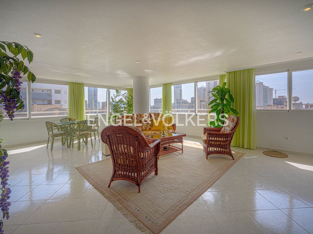 2 sypialnia Penthouse na sprzedaż w Cala de Finestrat z basenem garażem - 390 000 € (Ref: 9656789)