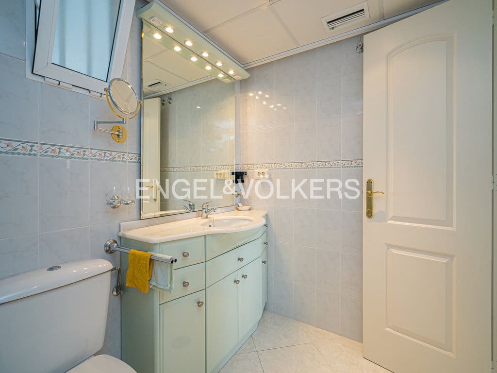 2 sypialnia Penthouse na sprzedaż w Cala de Finestrat z basenem garażem - 390 000 € (Ref: 9656789)