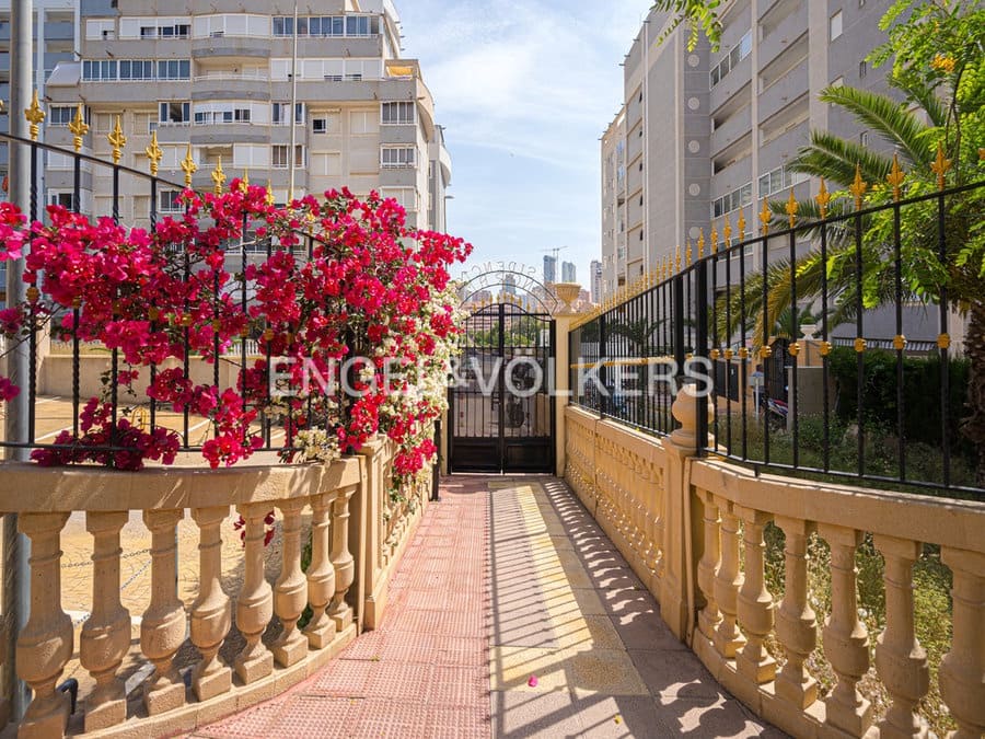2 sypialnia Penthouse na sprzedaż w Cala de Finestrat z basenem garażem - 390 000 € (Ref: 9656789)