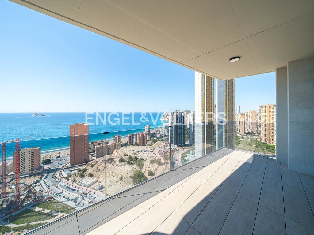 2 sovrum Lägenhet till salu i Benidorm med pool garage - 1 590 000 € (Ref: 9656994)