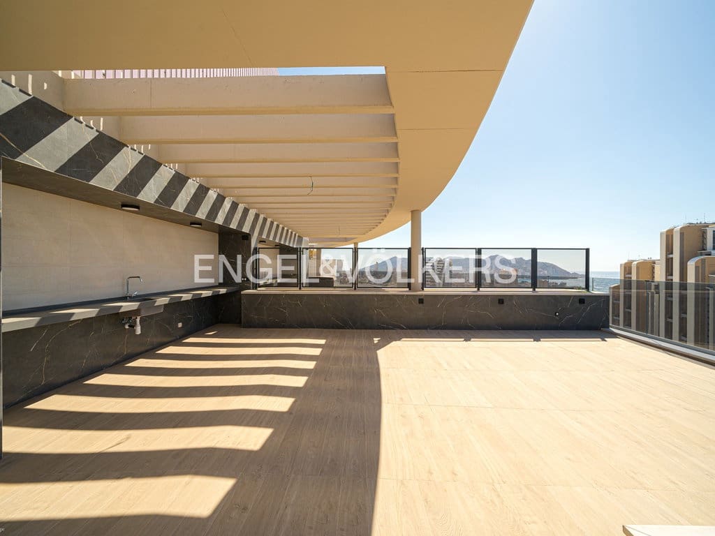 2 sovrum Lägenhet till salu i Benidorm med pool garage - 1 590 000 € (Ref: 9656994)