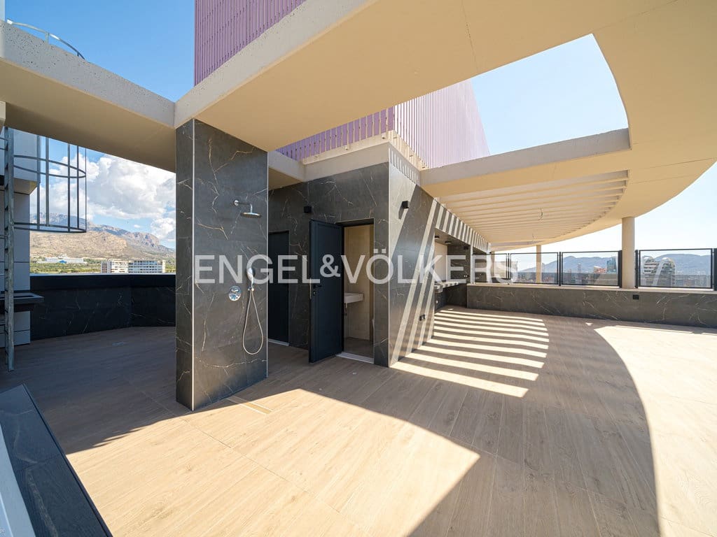 2 sovrum Lägenhet till salu i Benidorm med pool garage - 1 590 000 € (Ref: 9656994)