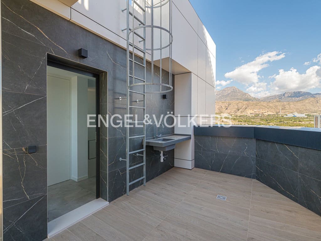 2 sovrum Lägenhet till salu i Benidorm med pool garage - 1 590 000 € (Ref: 9656994)