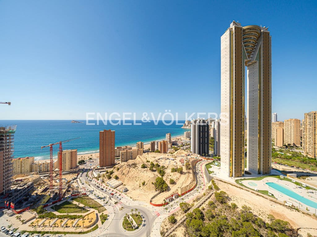 2 sovrum Lägenhet till salu i Benidorm med pool garage - 1 590 000 € (Ref: 9656994)
