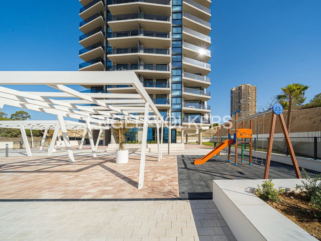 2 sovrum Lägenhet till salu i Benidorm med pool garage - 1 590 000 € (Ref: 9656994)