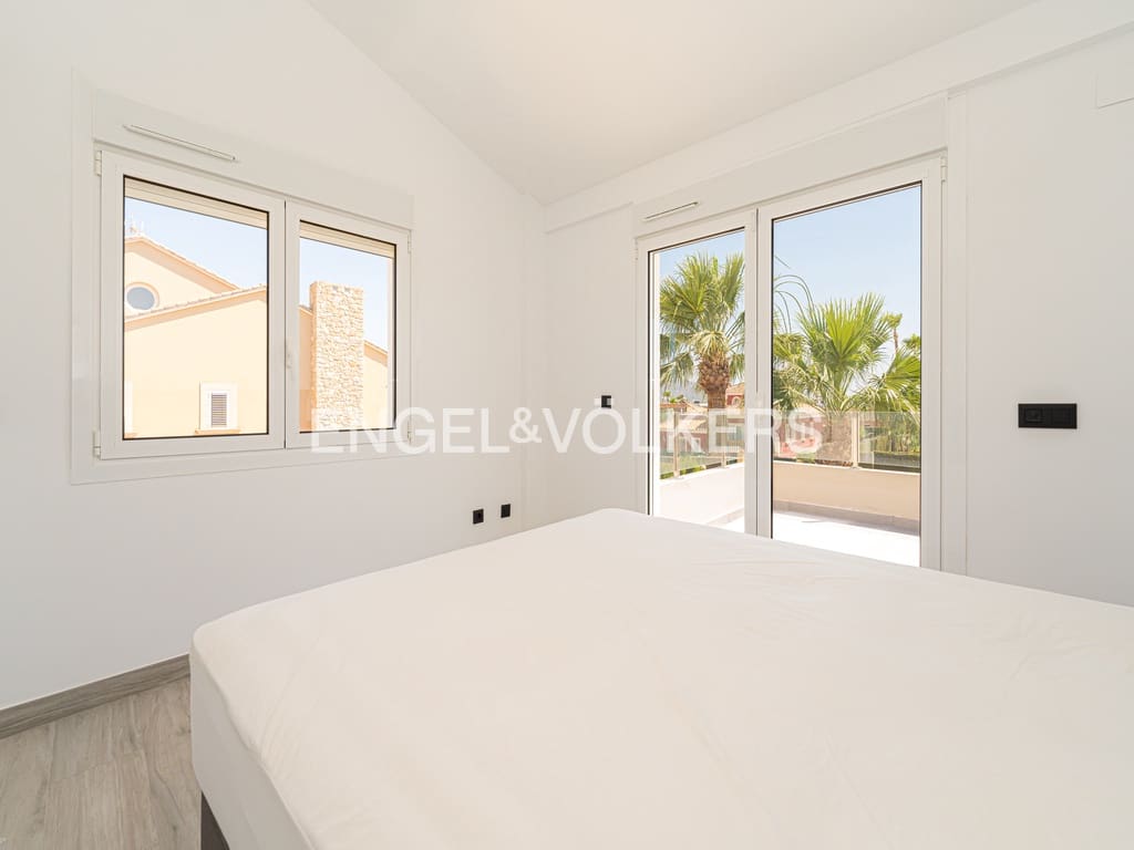 4 Zimmer Villa zu verkaufen in Alfaz del Pi / L'Alfas del Pi mit Pool Garage - 1.195.000 € (Ref: 9671273)